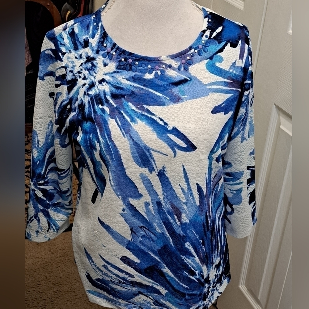 Alfred Dunner Women's Floral Top With Embellishments  Size PM